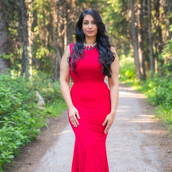 Meet your Posher, Anushka - Picture 2 of 2